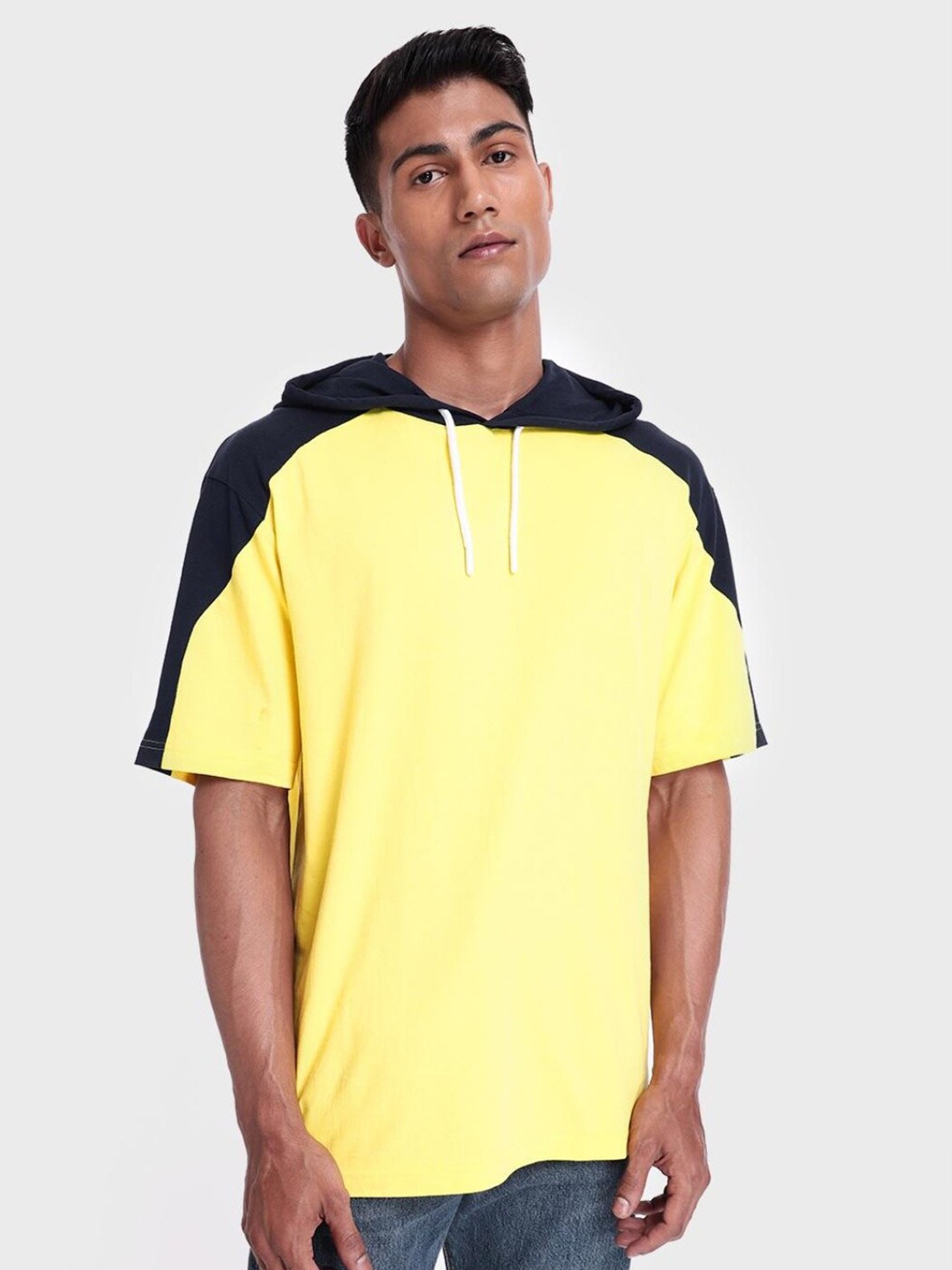 

Bewakoof Men Color Block Oversized Hoodie T-shirt, Yellow