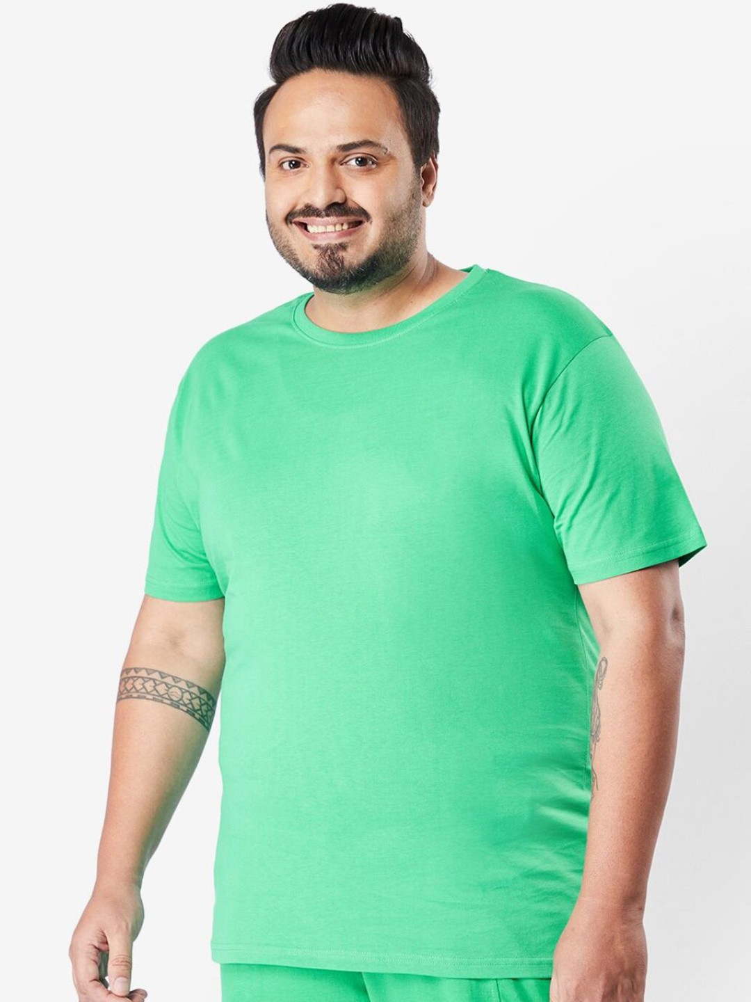 

Bewakoof Plus Men Green Loose T-shirt