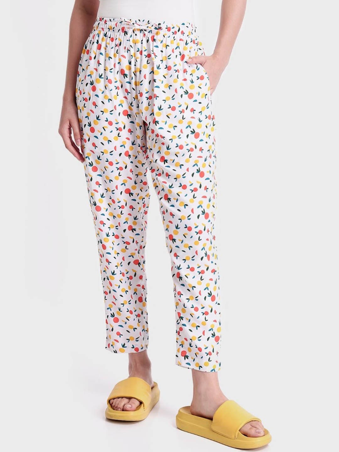 

Bewakoof Women Printed Lounge Pant, White