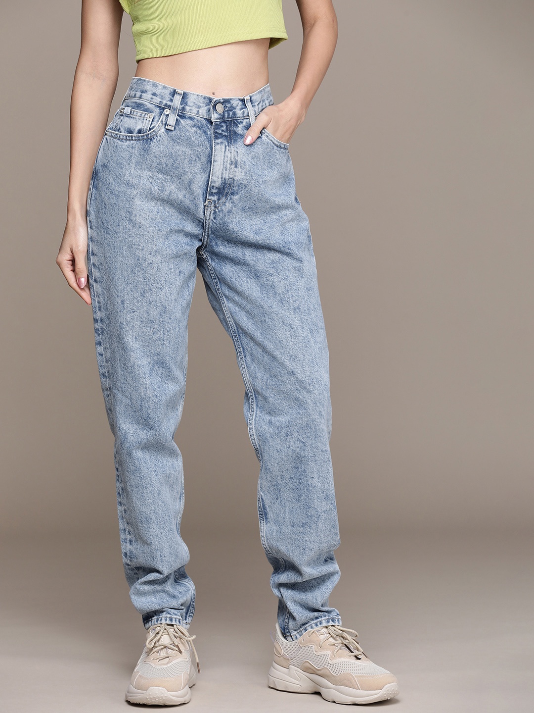 

Calvin Klein Jeans Women Mom Fit High-Rise Light Fade Pure Cotton Jeans, Blue