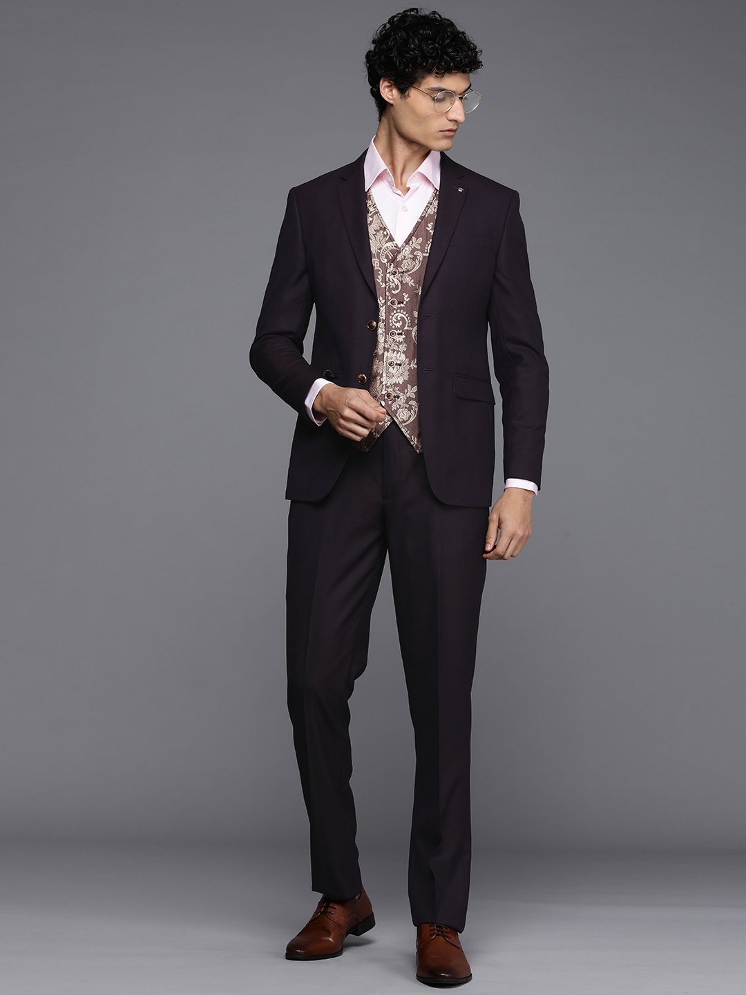 

Louis Philippe Men Single-Breasted Slim Fit Formal 3-Piece Suit reversible, Burgundy