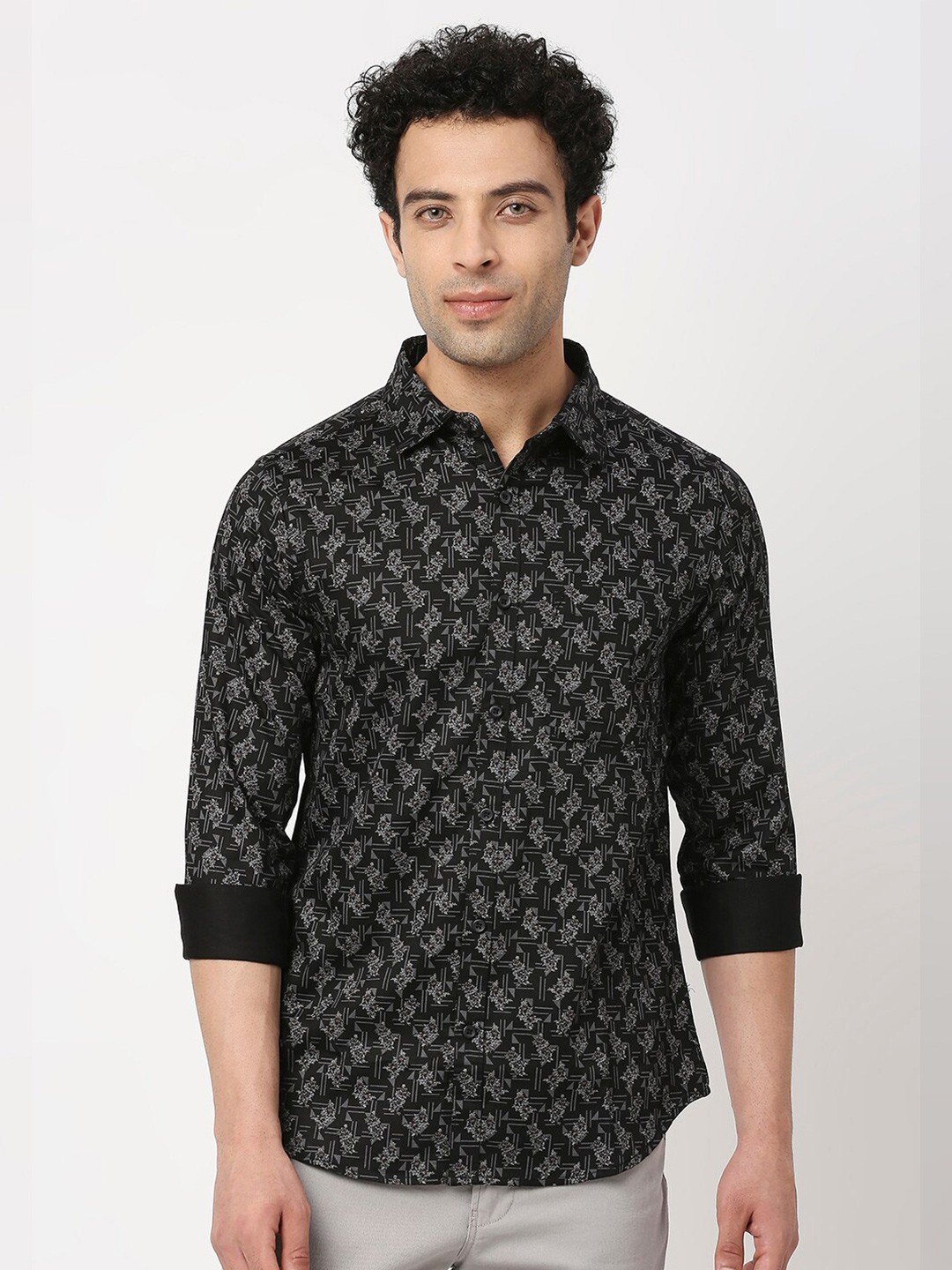 

VALEN CLUB Men Slim Fit Floral Printed Pure Cotton Casual Shirt, Black