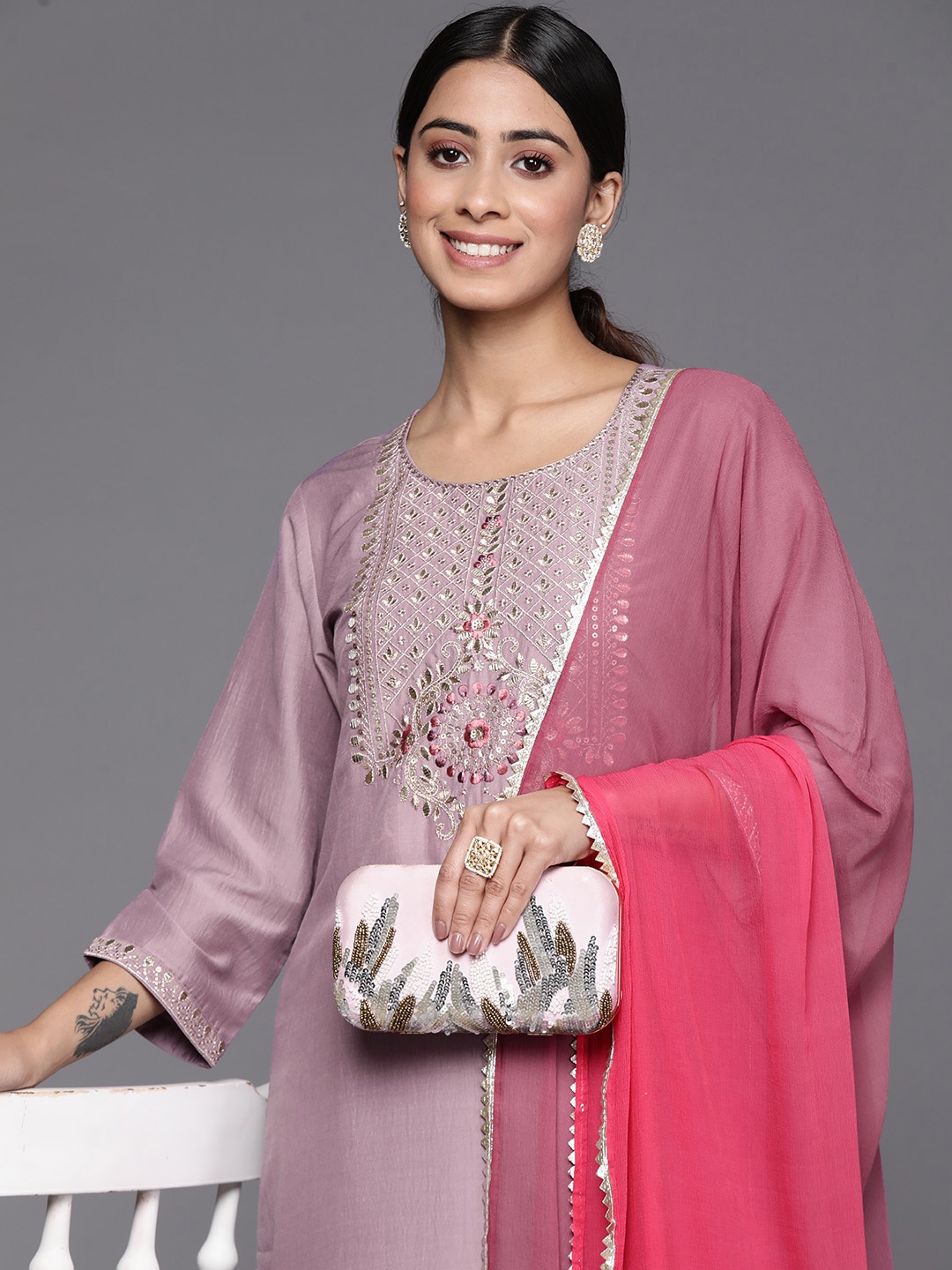 

Varanga Women Ethnic Motifs Embroidered Sequinned Kurta With Trousers & With Dupatta, Mauve