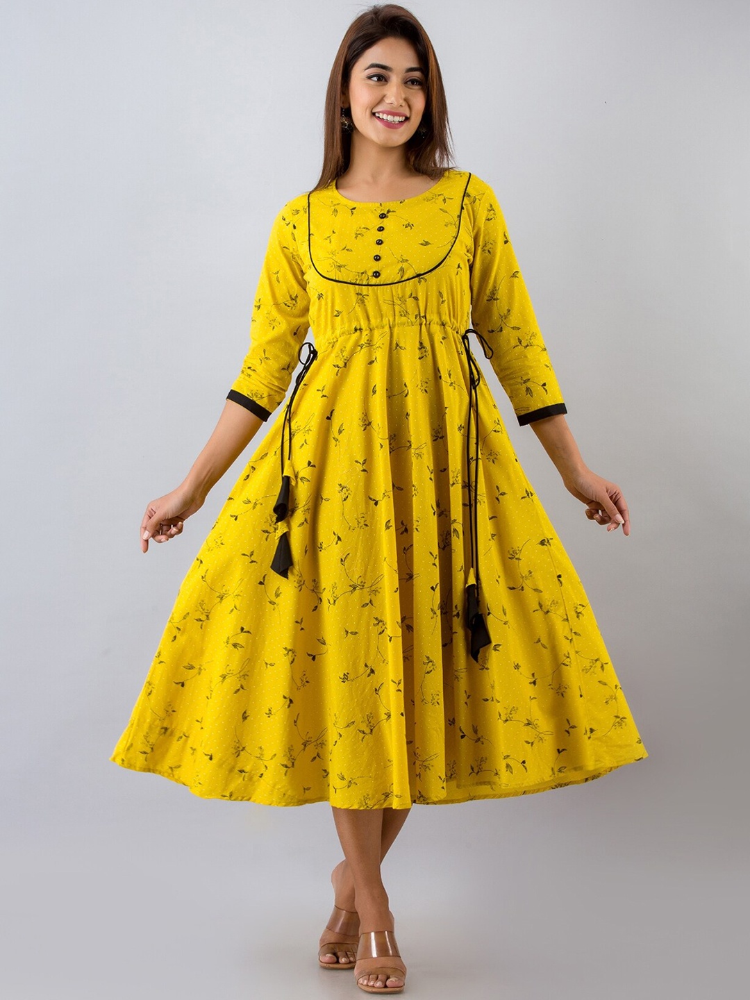 

FabbibaPrints Round Neck Floral Printed A-Line Regular Fit Cotton Kurta, Yellow
