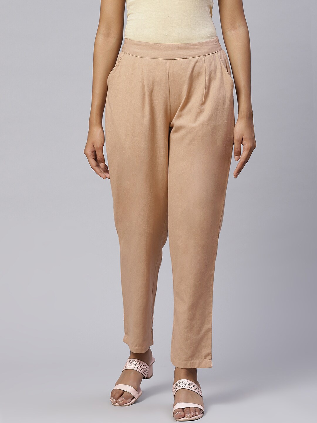 

FabbibaPrints Women Pleated Trousers, Brown