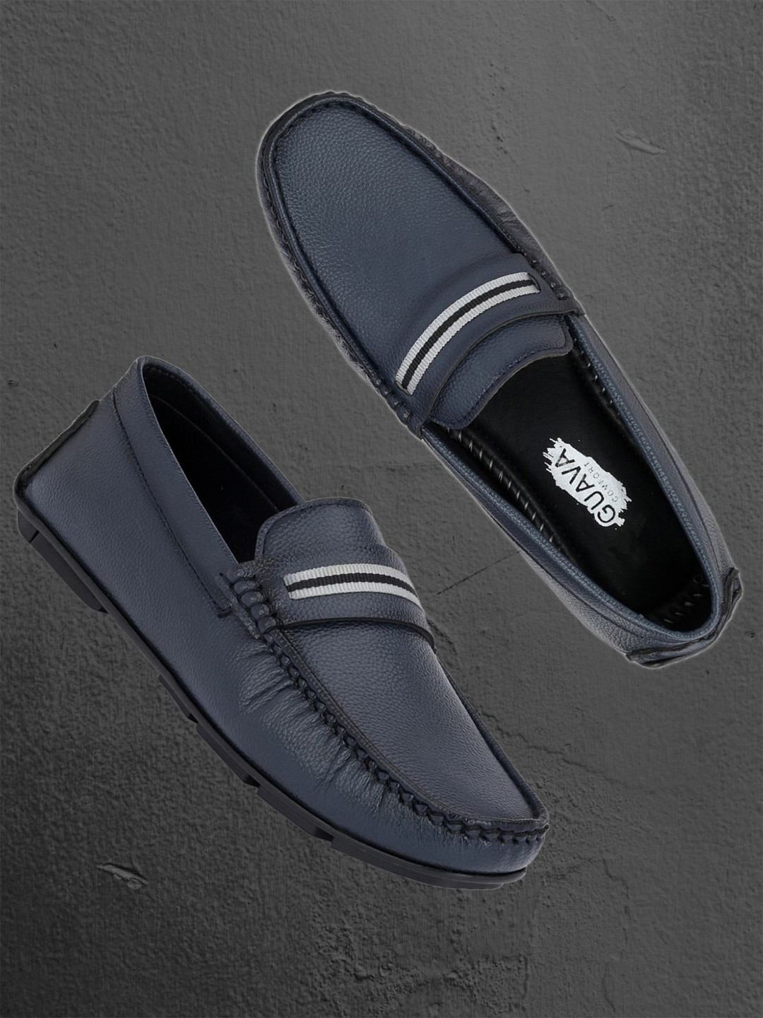 

Guava Men Textured Loafers, Blue