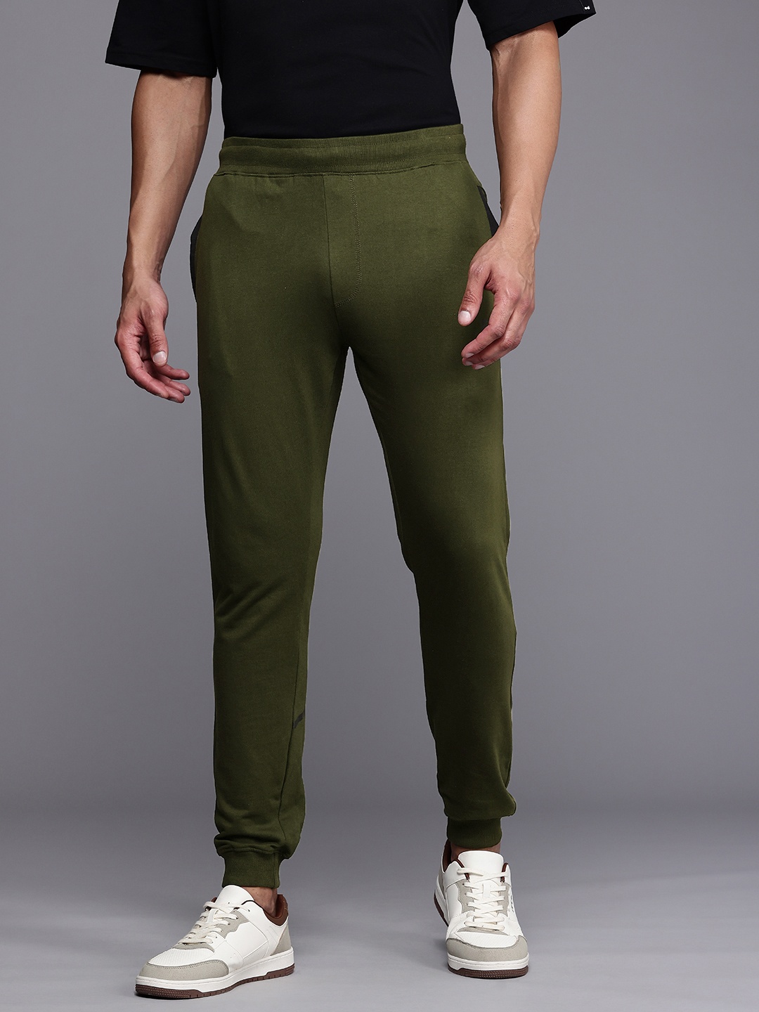 

HRX by Hrithik Roshan Men Regular Fit Typography Lifestyle Joggers, Olive