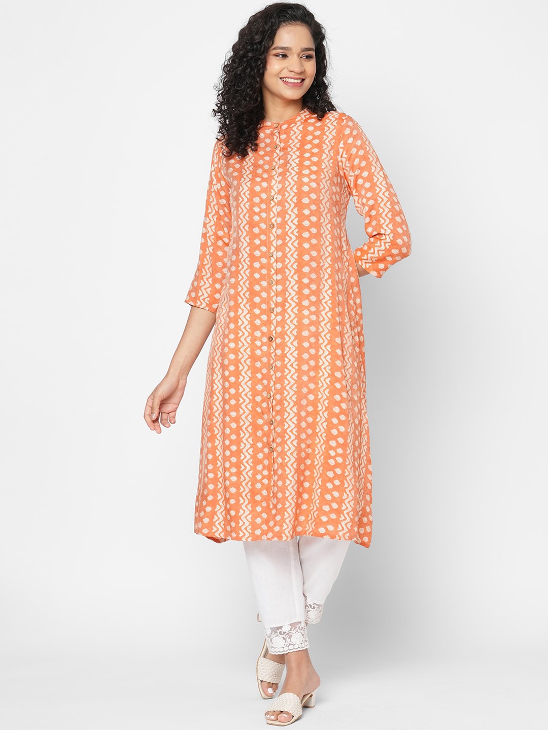 

Fusion Beats Women Printed Thread Work Kurta, Orange