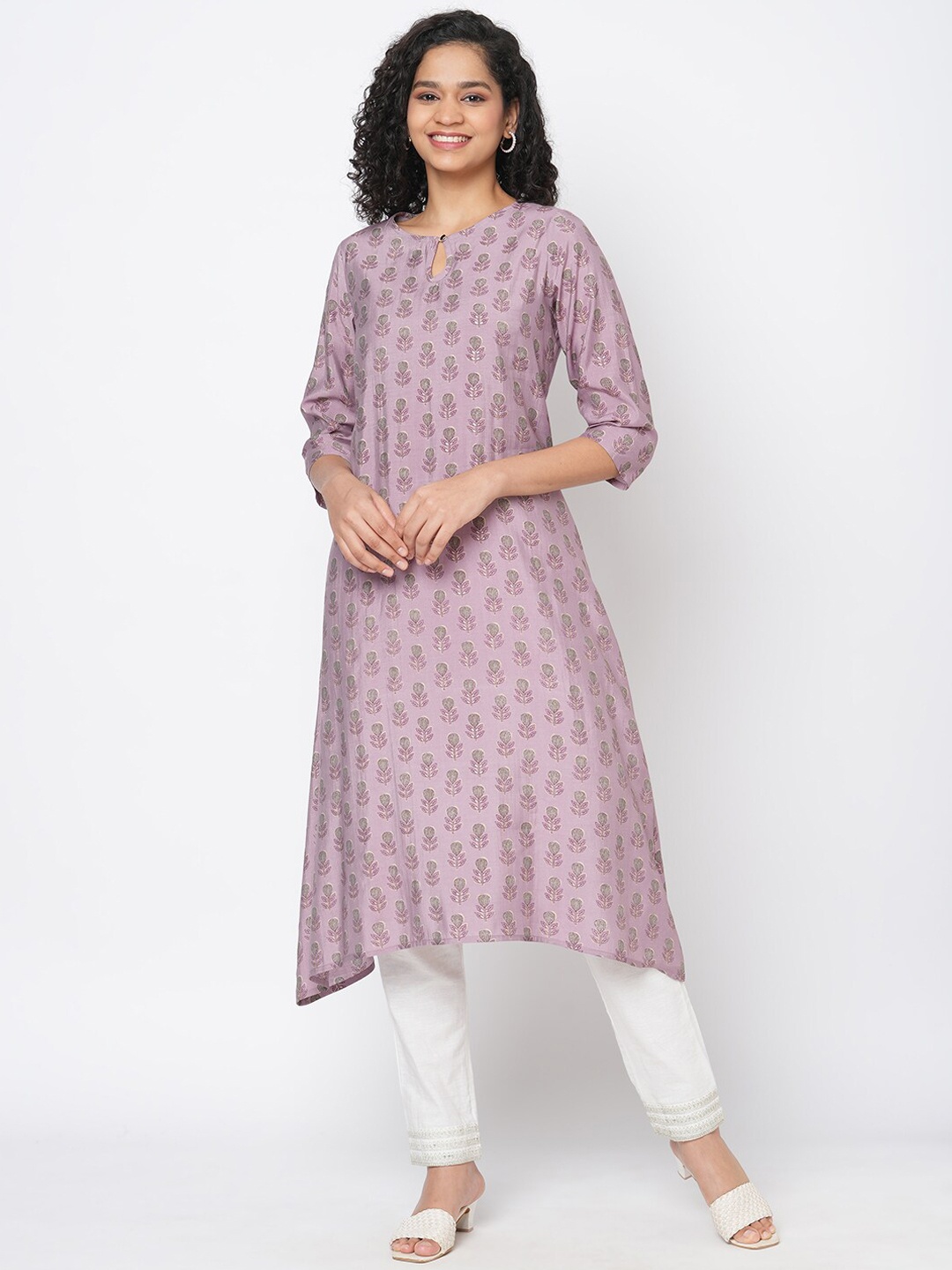 

Fusion Beats Women Floral Printed Keyhole Neck Kurta, Purple