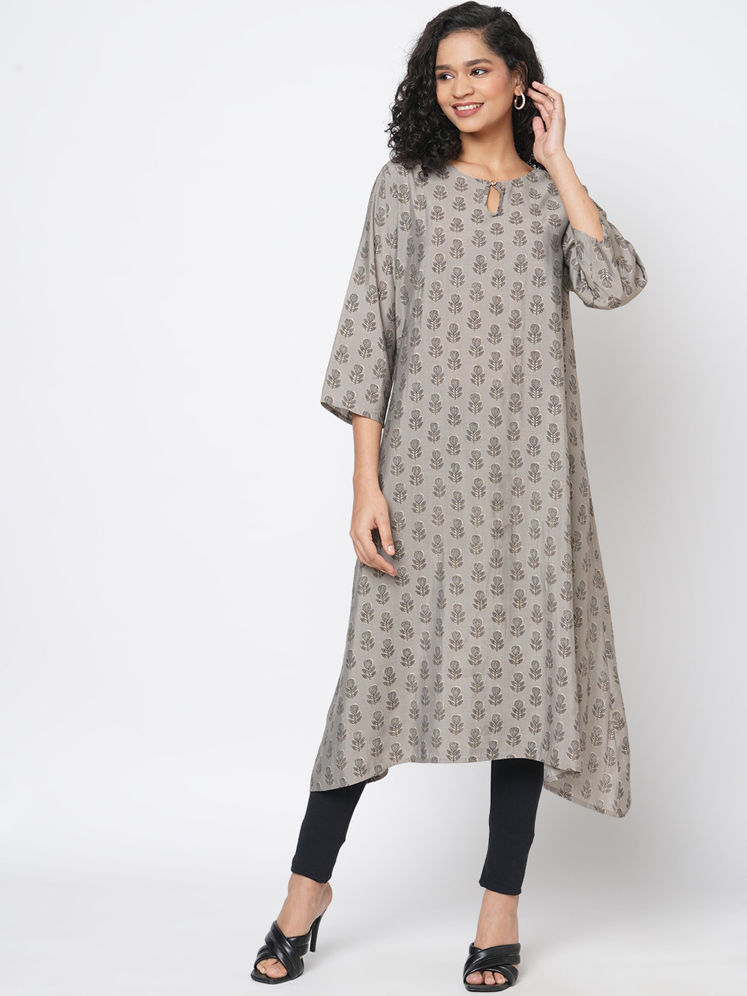 

Fusion Beats Ethnic Motifs Printed Keyhole Neck Kurta, Grey