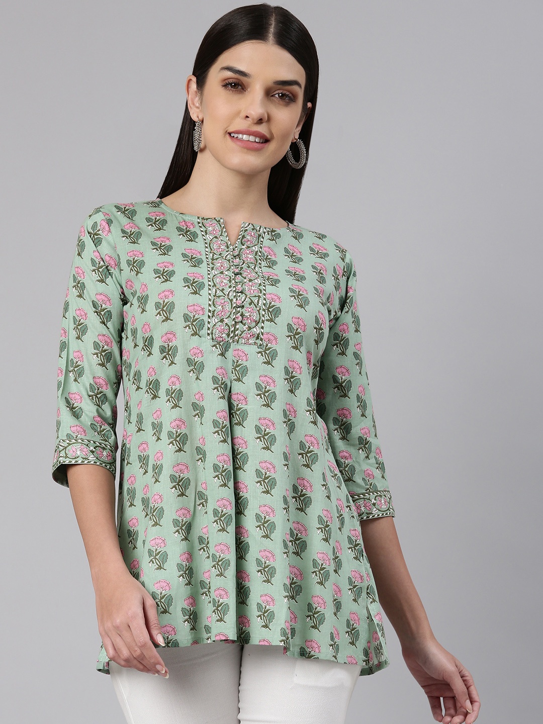 

TORONFRAS Floral Printed Sequinned Pure Cotton Kurti, Green