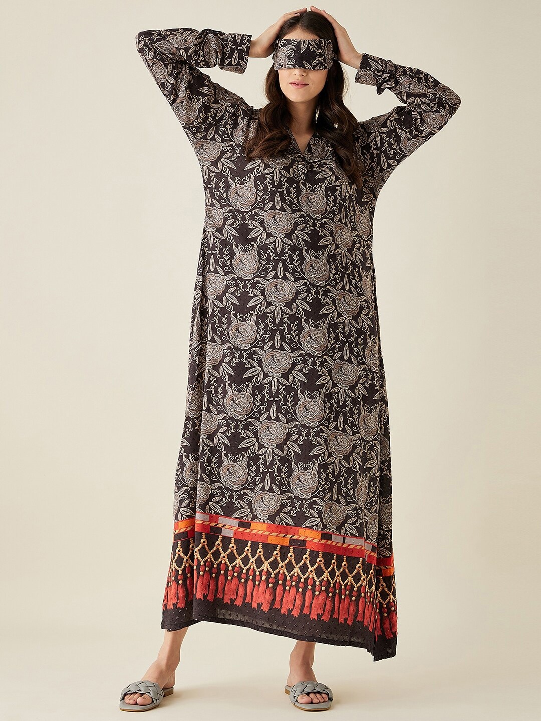 

The Kaftan Company Women Printed Hoodie Nightdress, Black