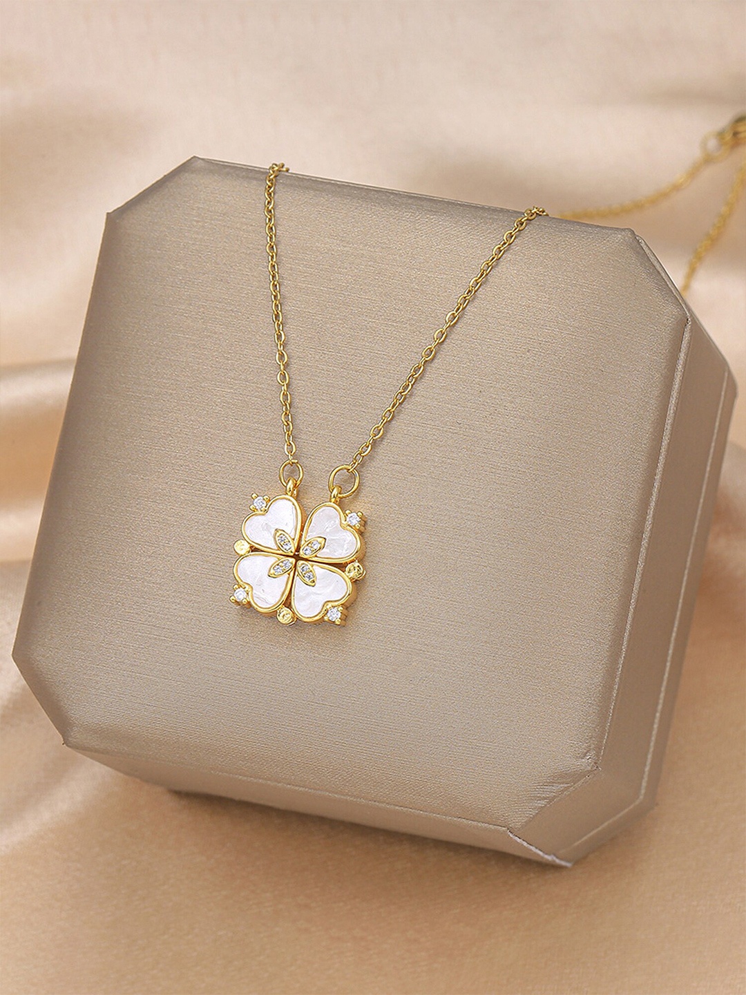 

Yellow Chimes Gold-Plated Crystal Joining Heart Pendant