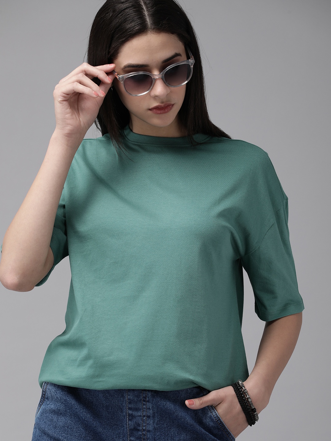 

Roadster Women Solid Drop-Shoulder Sleeves Boxy T-shirt, Green