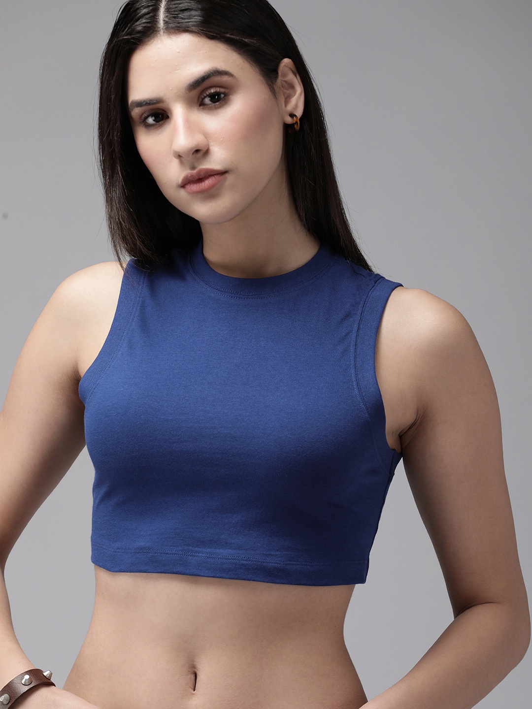 

Roadster Women Solid Slim Fit Crop T-shirt, Navy blue