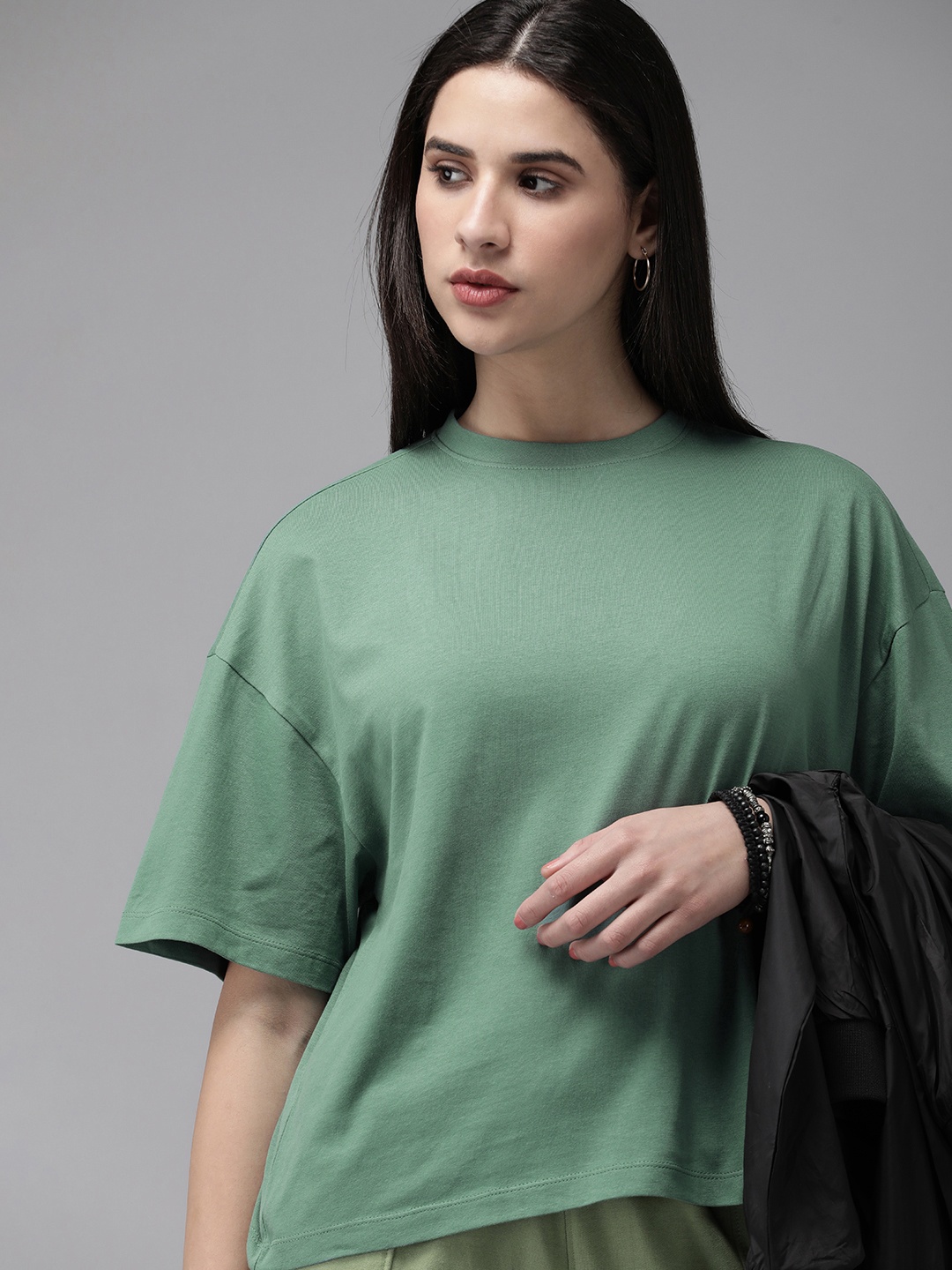 

Roadster Women Solid Drop-Shoulder Sleeves Boxy T-shirt, Green