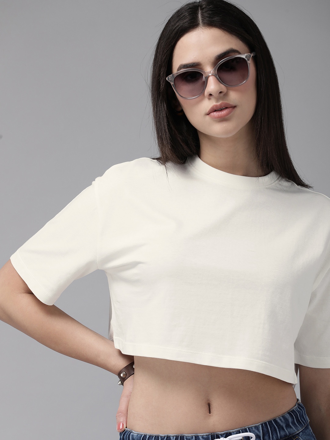 

Roadster Women Solid Boxy Crop T-shirt, Off white