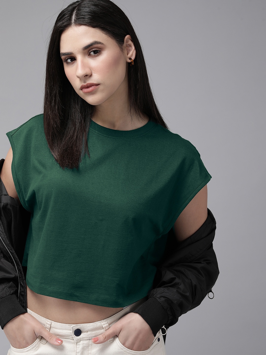 

Roadster Women Solid Boxy Crop T-shirt, Green