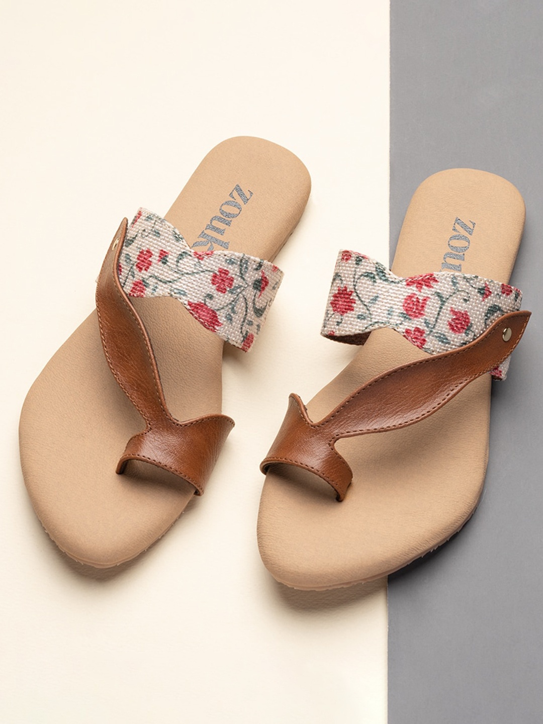 

ZOUK Women Printed One Toe Flats, Off white