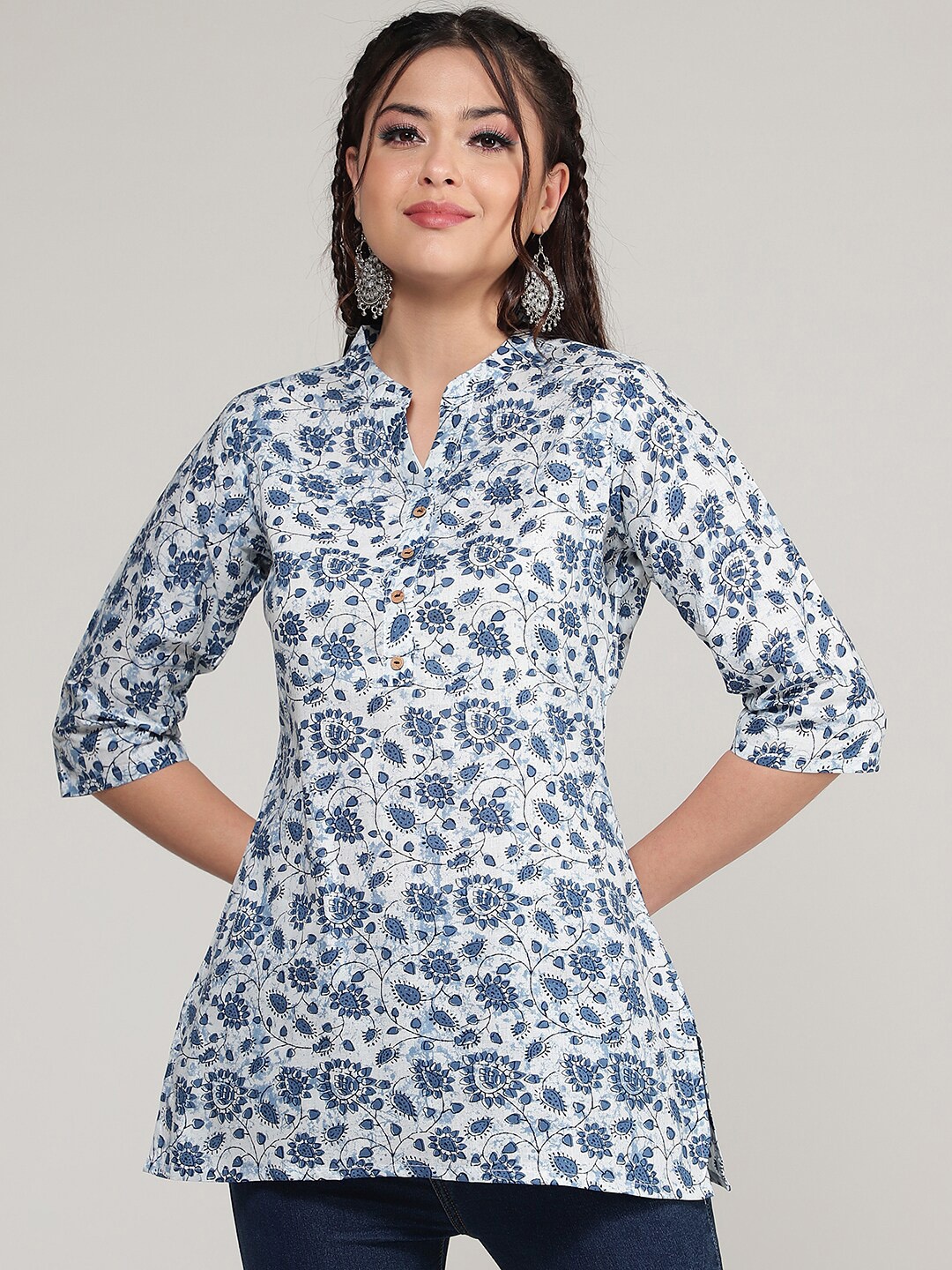 

J Turritopsis Floral Printed Pure Cotton Kurti, Blue