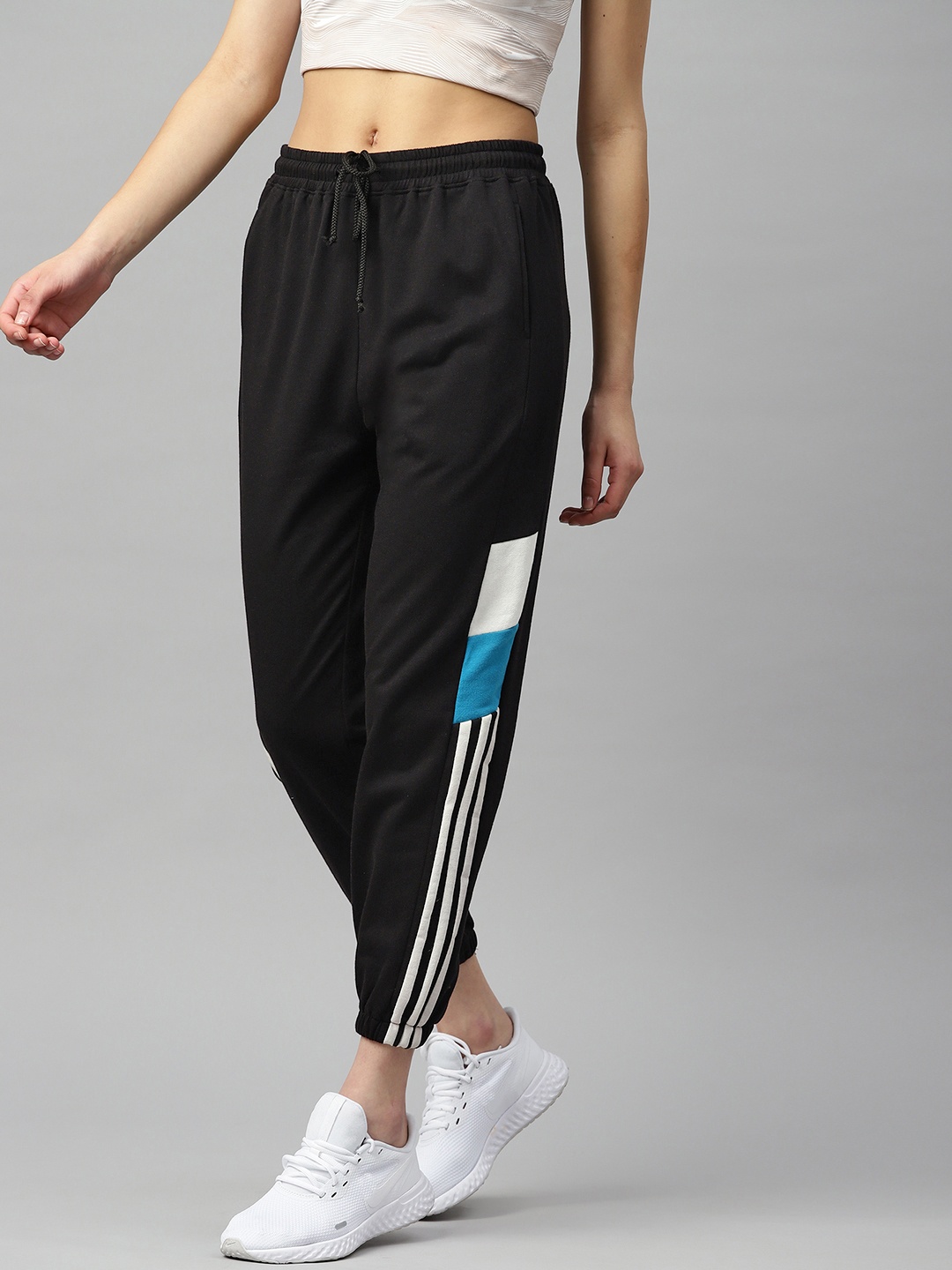 

Laabha Women Regular Fit Solid Joggers, Black
