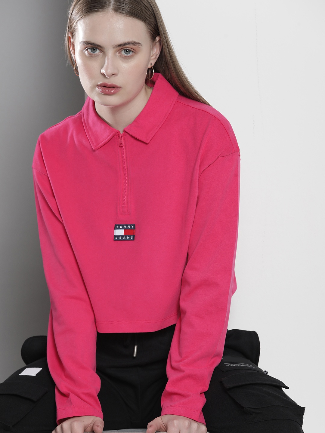

Tommy Hilfiger Women Polo Collar Applique Organic Cotton Crop T-shirt, Pink