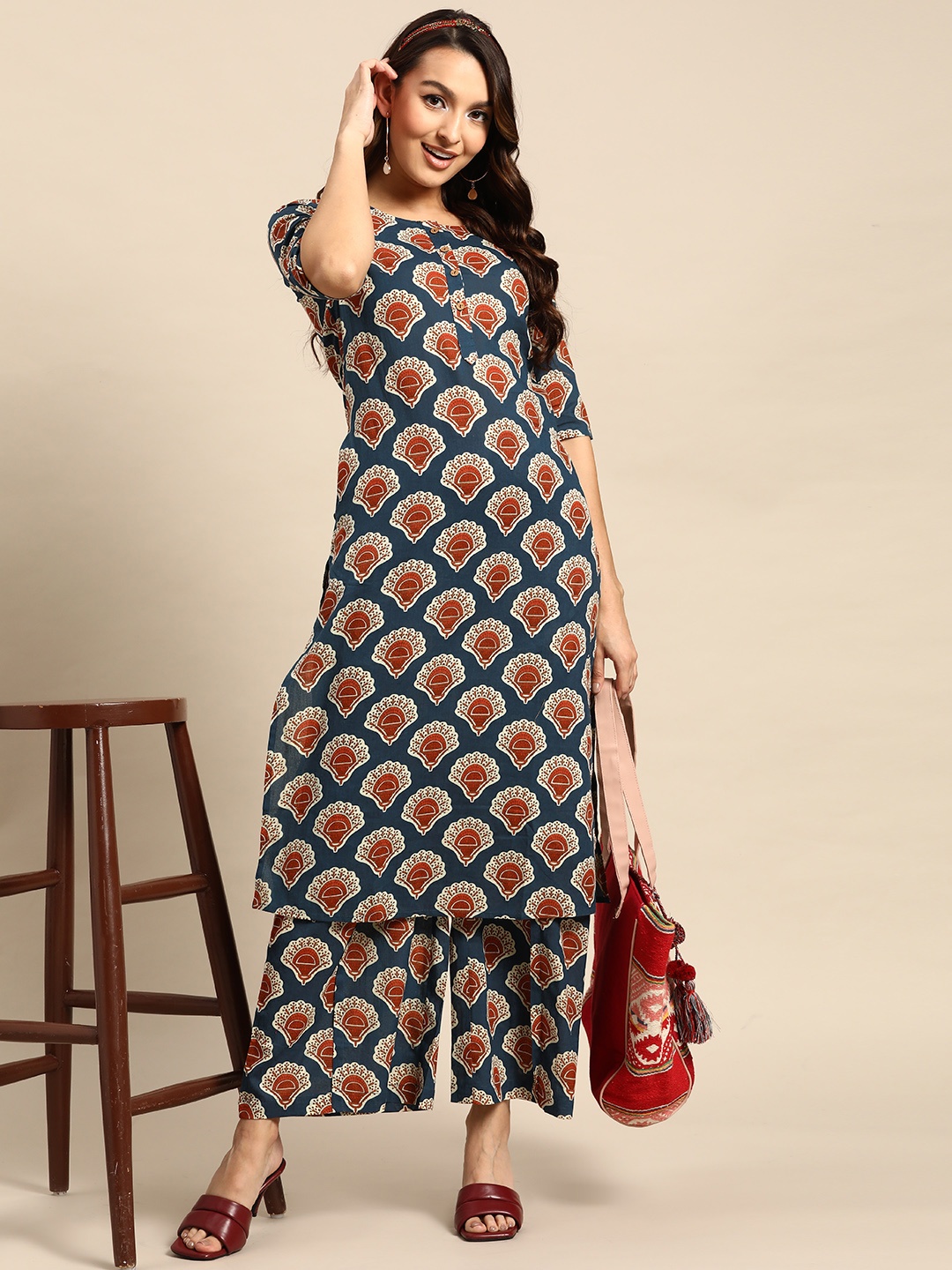 

Sangria Women Navy Blue Ethnic Motifs Printed Pure Cotton Kurta with Palazzos