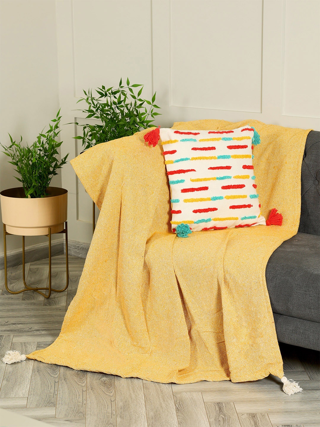 

SASHAA WORLD 100% Cotton Decorative Cushion Cover with Zipper- 45X45 cm, White