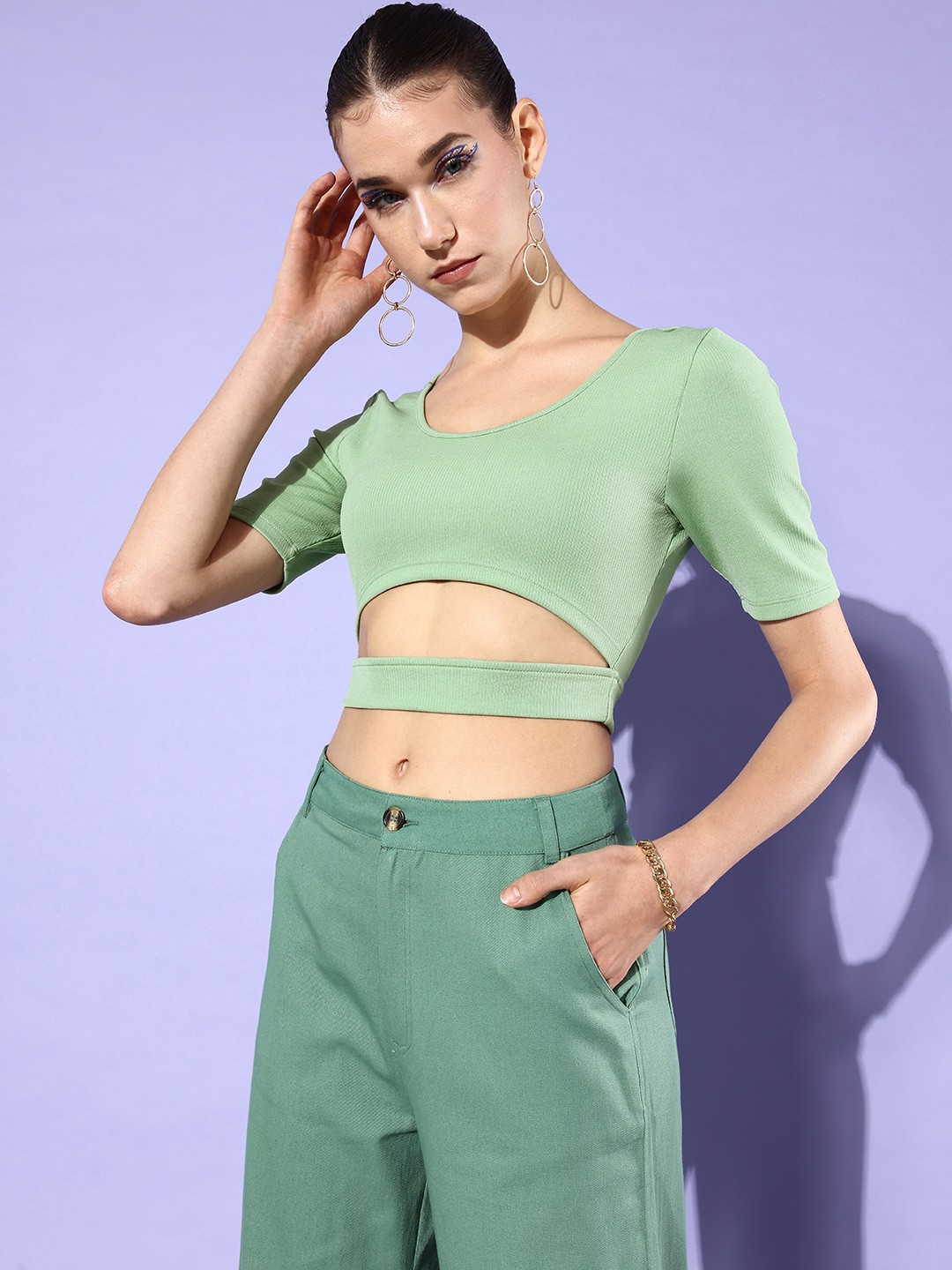 

Dressberry Warm Green Cutout Course Fitted Crop Top With Cut-out Detail