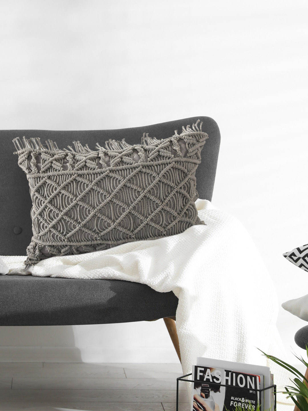 

SASHAA WORLD Grey Self-Designed Textured Pure Cotton Cushion