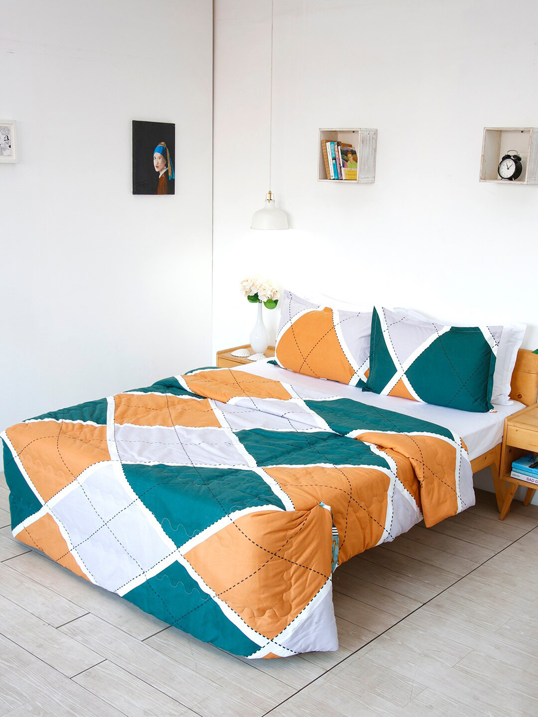 

Ariana Orange & Green Geometric Microfiber AC Room 120 GSM Double Bed Comforter