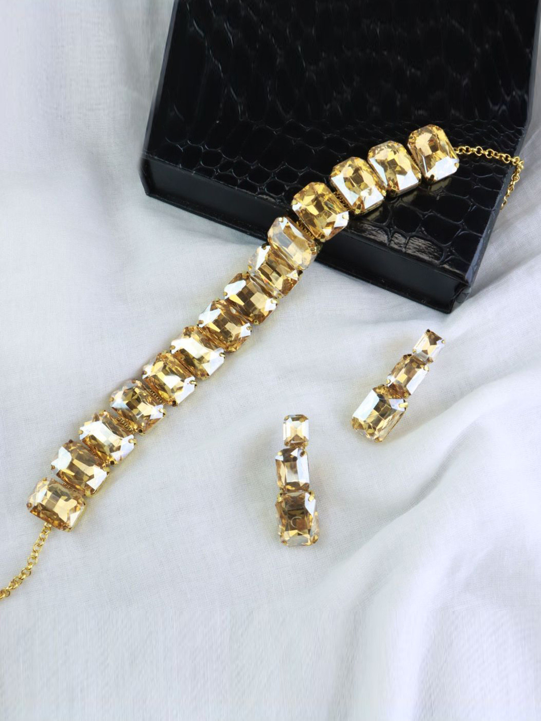 

I Jewels Gold-Plated & Stone-Studded Jewellery Set