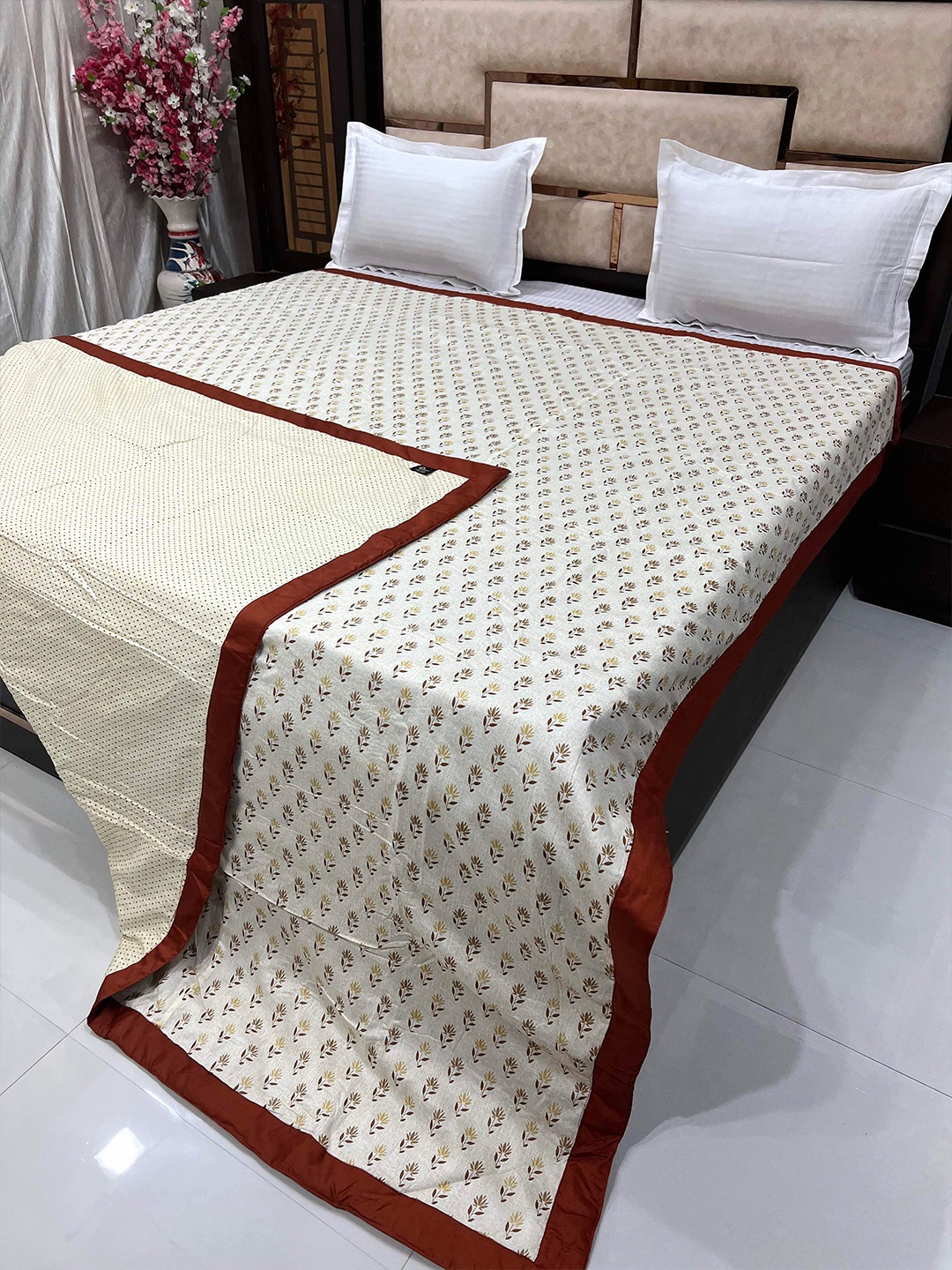 

Pure Decor Silken Off White & Brown Floral AC Room 233 GSM Pure Cotton Double Bed Dohar