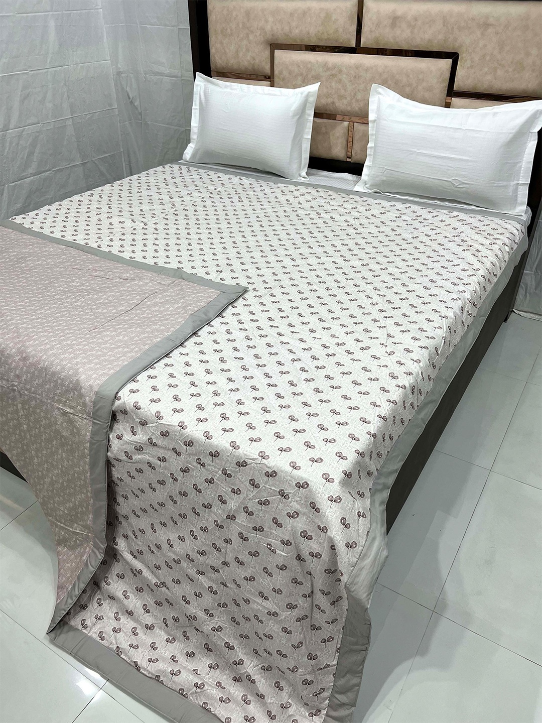 

Pure Decor Silken Grey & White Floral AC Room 233 GSM Double Pure Cotton Bed Dohar