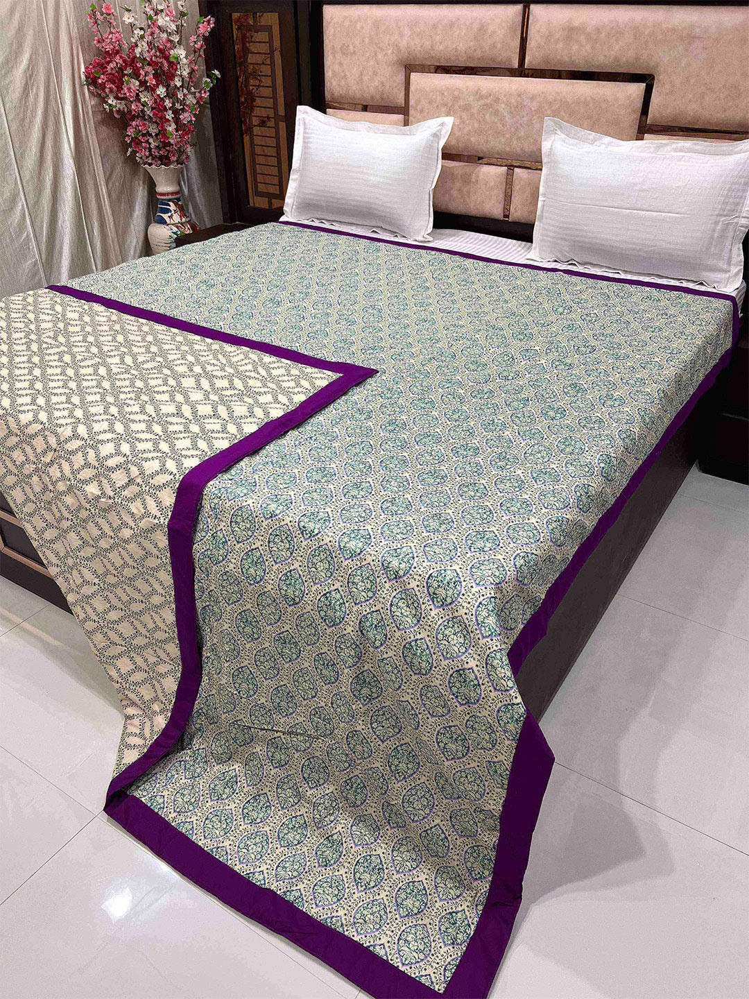 

Pure Decor Silken Green & Purple Ethnic Motifs 233 GSM Double Pure Cotton Bed Dohar