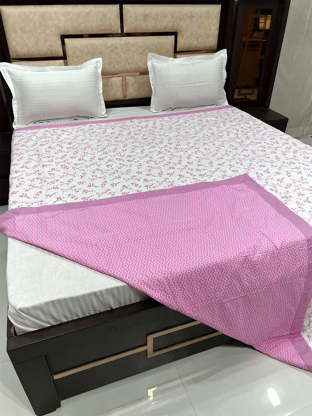 

Pure Decor Silken Pink & White Floral AC Room 233 GSM Double Pure Cotton Bed Dohar