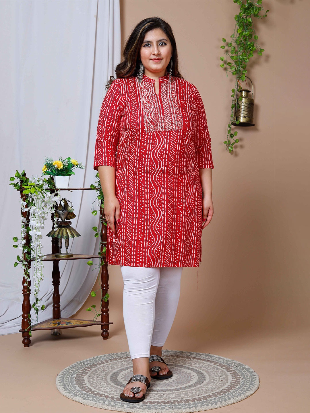 

MIRAVAN Plus Size Printed Bandhani Kurta, Red