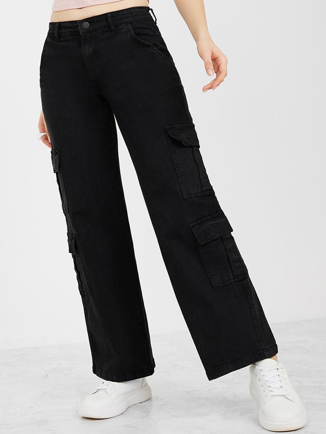 

Styli Women Wide Leg High-Rise Mildly Distressed Cotton Jeans, Black
