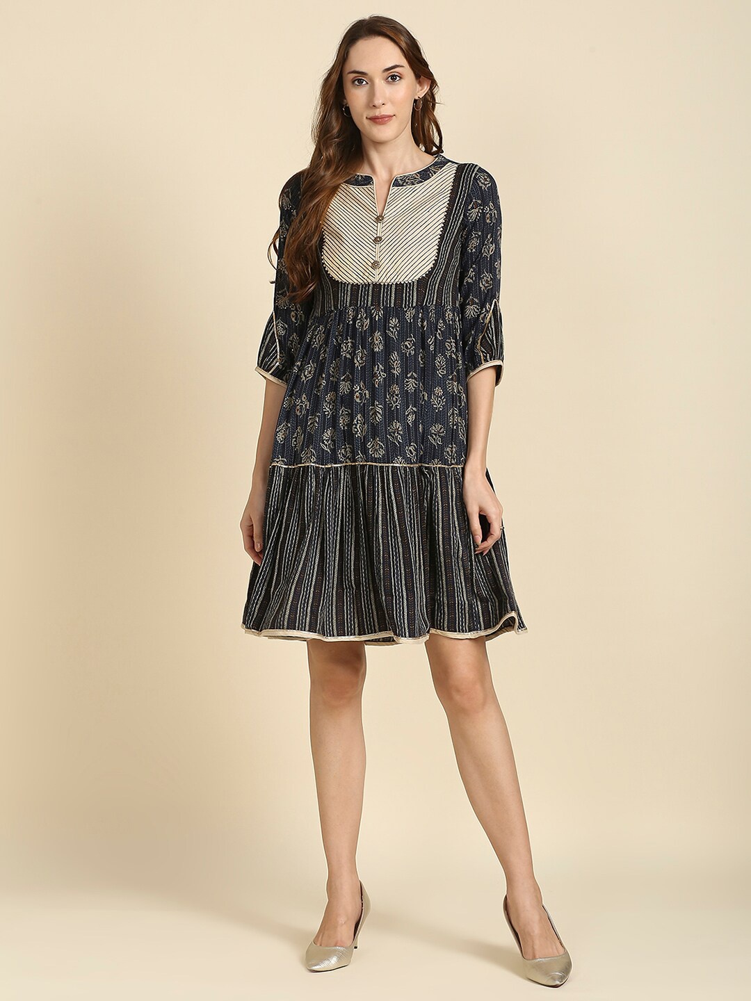 

MADHURAM Printed Tunic, Black