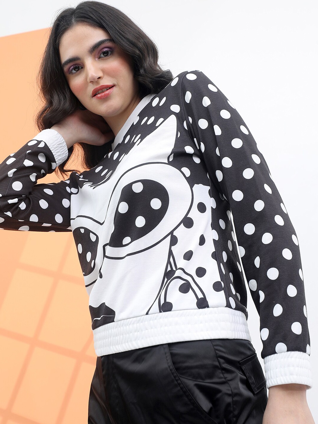 

Tokyo Talkies Women Printed Round Neck Sweatshirt, Black
