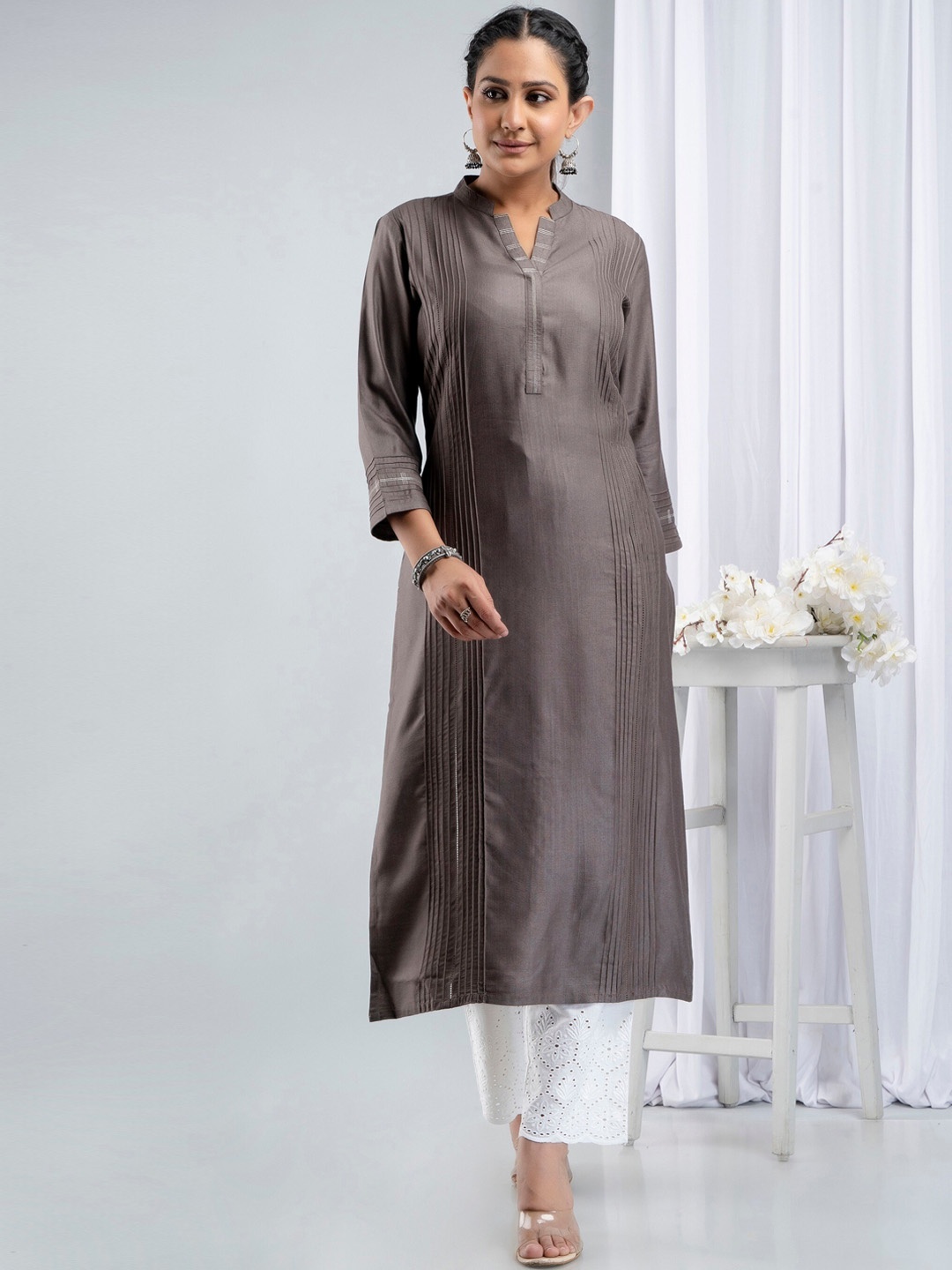 

SUTI Women Straight Cotton Silk Kurta, Grey