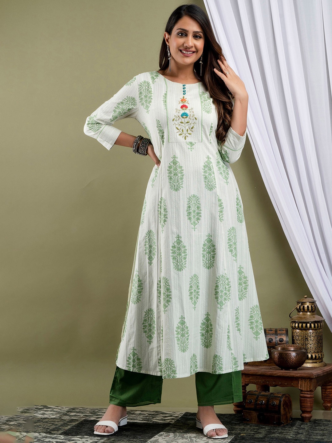

SUTI Women Ethnic Motifs Printed Thread Work Cotton A-Line Kurta, Green