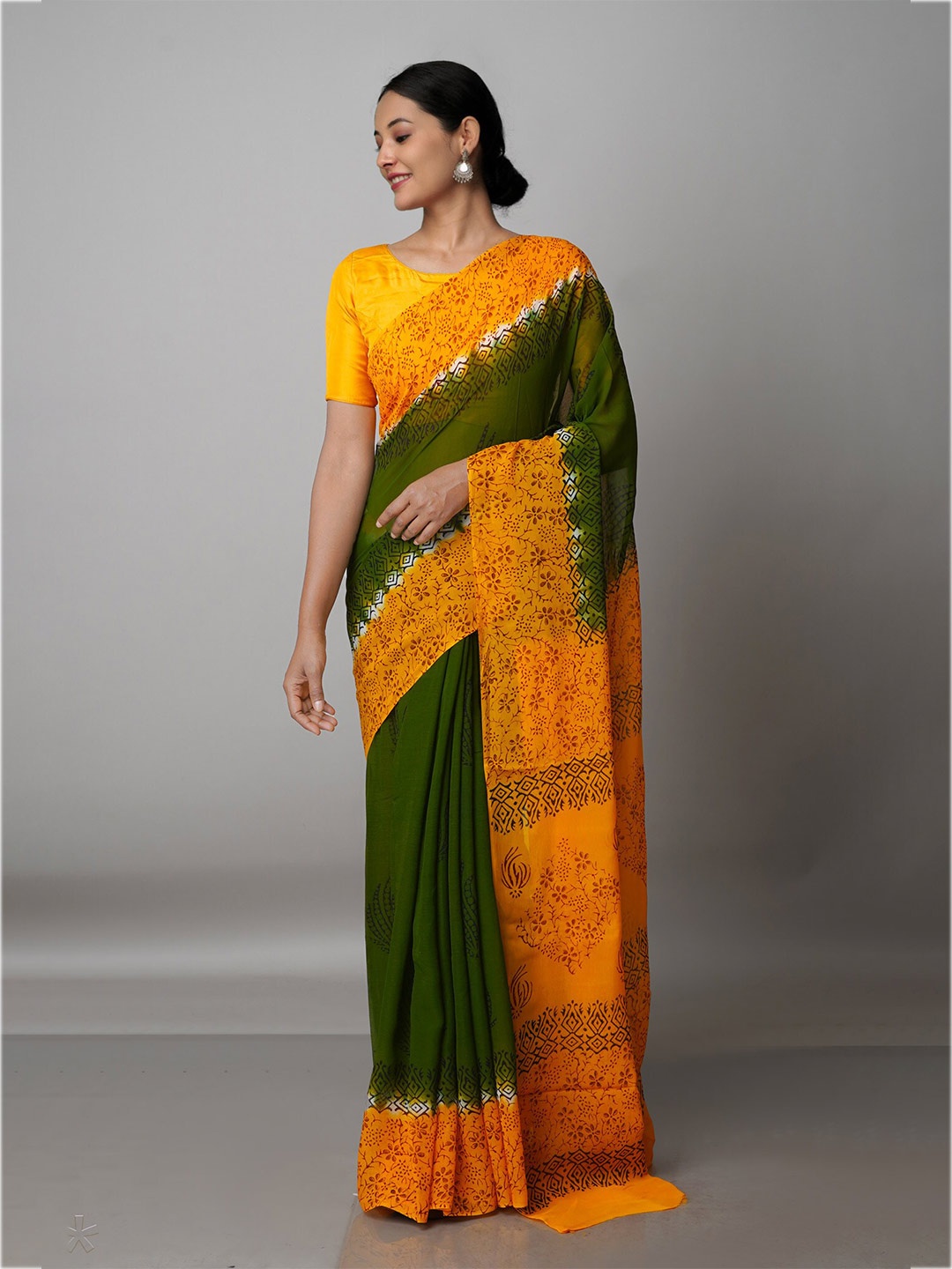 

Unnati Silks Ethnic Motifs Block Print Saree, Green