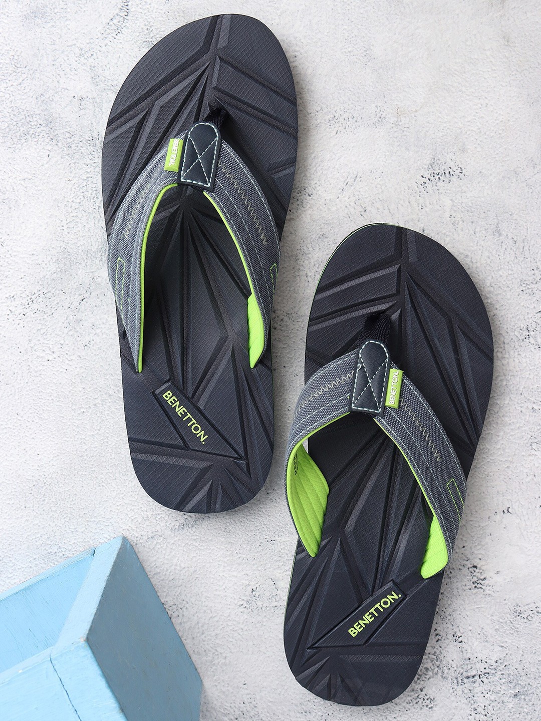 

United Colors of Benetton Men Rubber Thong Flip-Flops, Blue