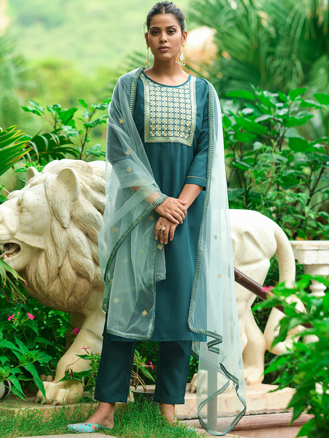 

ASPORA Women Embroidered Kurta with Trousers & With Dupatta, Turquoise blue