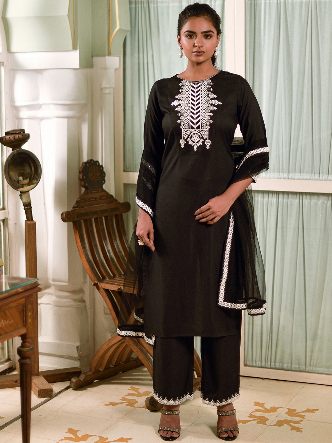 

ASPORA Ethnic Motifs Embroidered Mirror Work Kurta with Trousers & Dupatta, Black