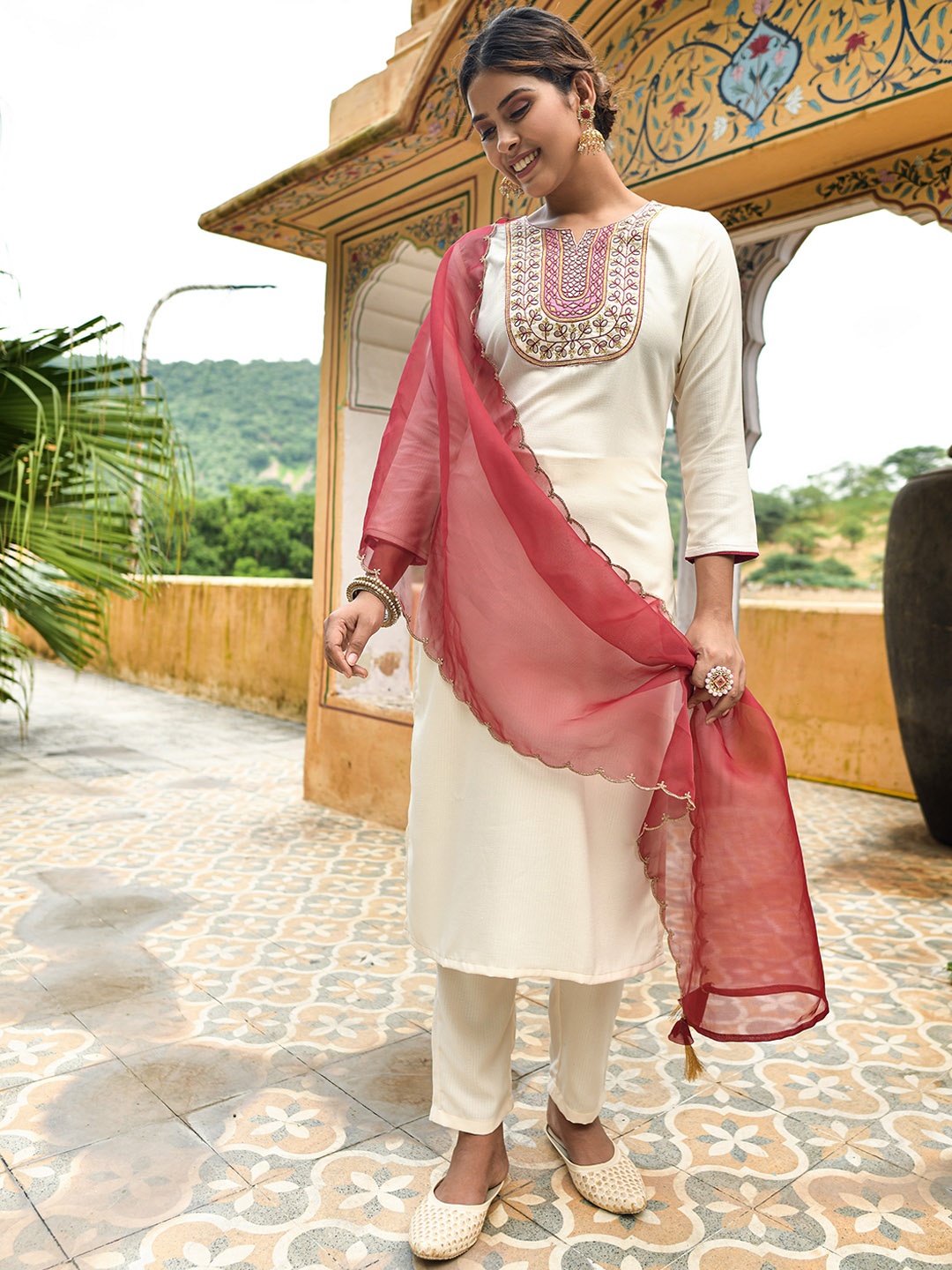 

ASPORA Women Embroidered Sequinned Kurta with Trousers & With Dupatta, Cream