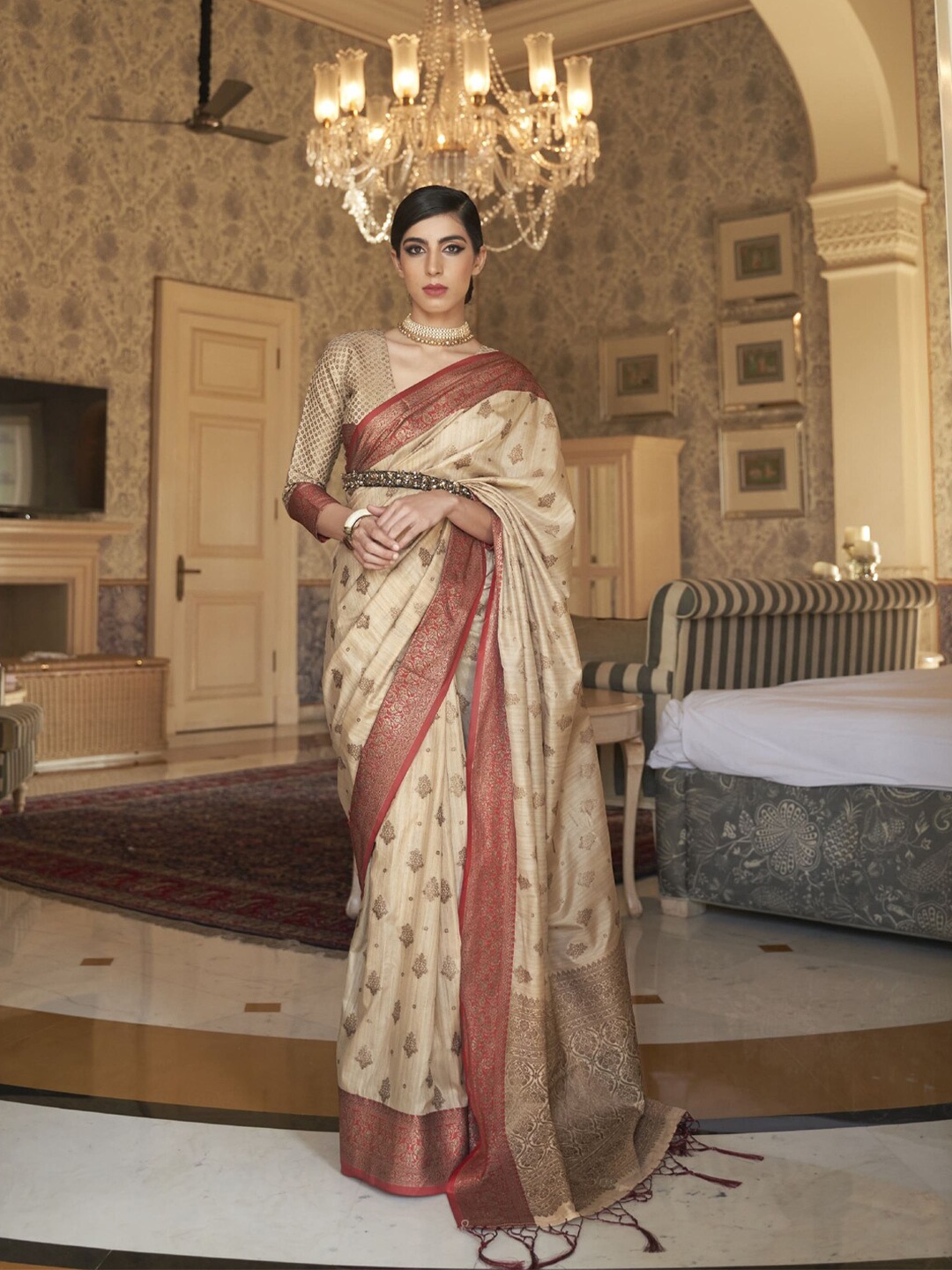 

elora Ethnic Motifs Zari Saree, Cream