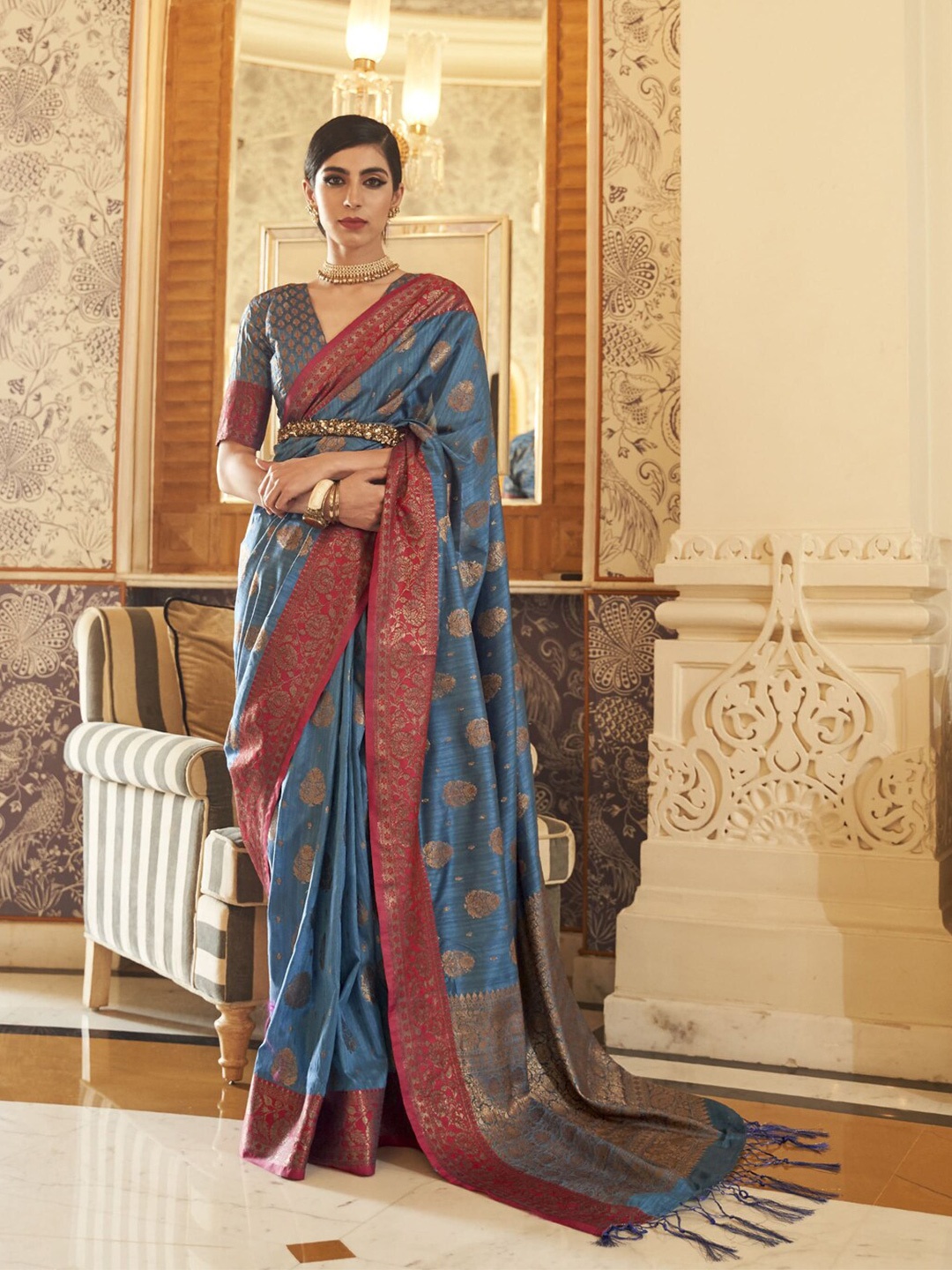

elora Printed Woven Design Silk Blend Saree, Blue