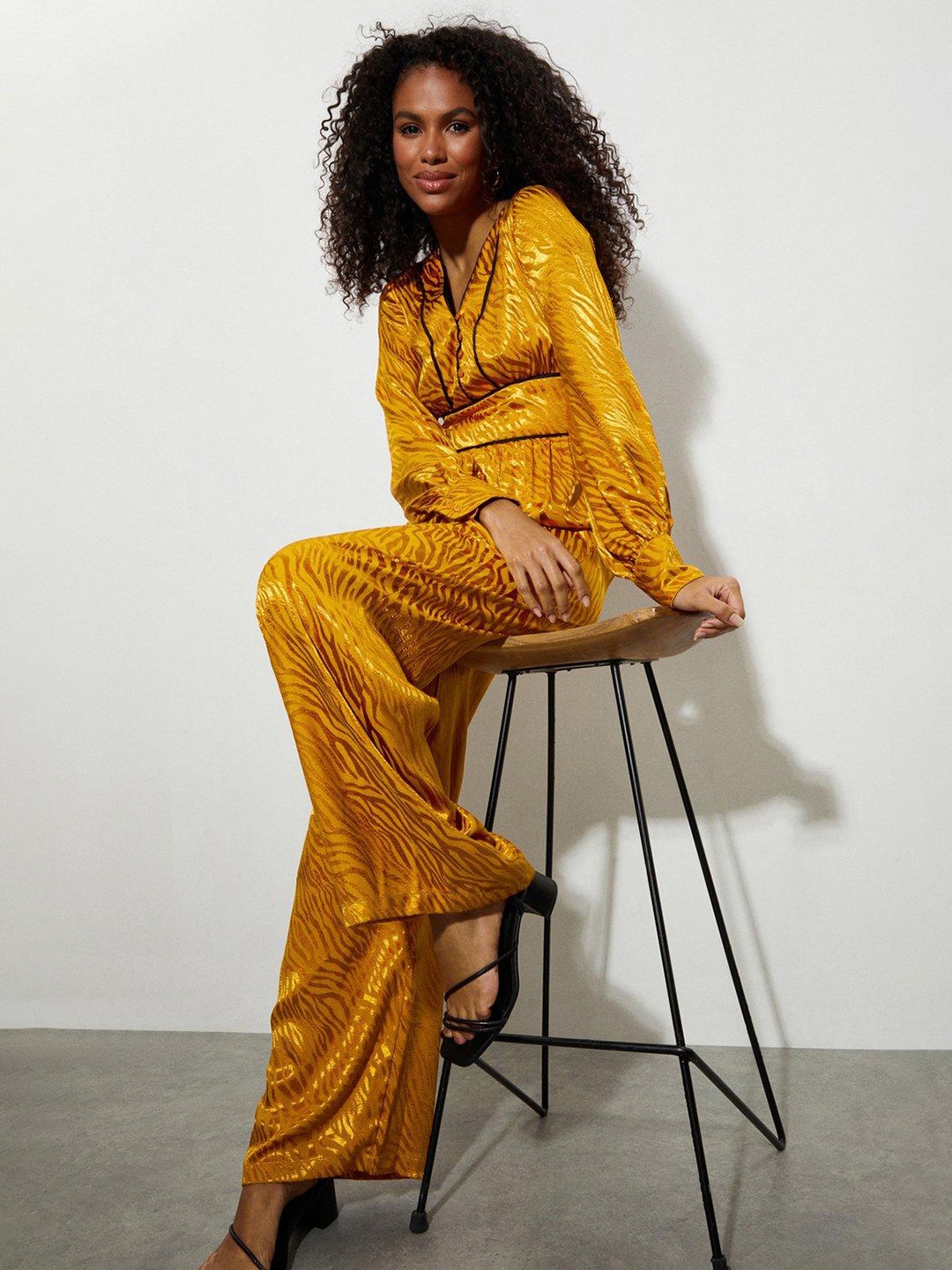

DOROTHY PERKINS V-Neck Basic Jumpsuit, Mustard